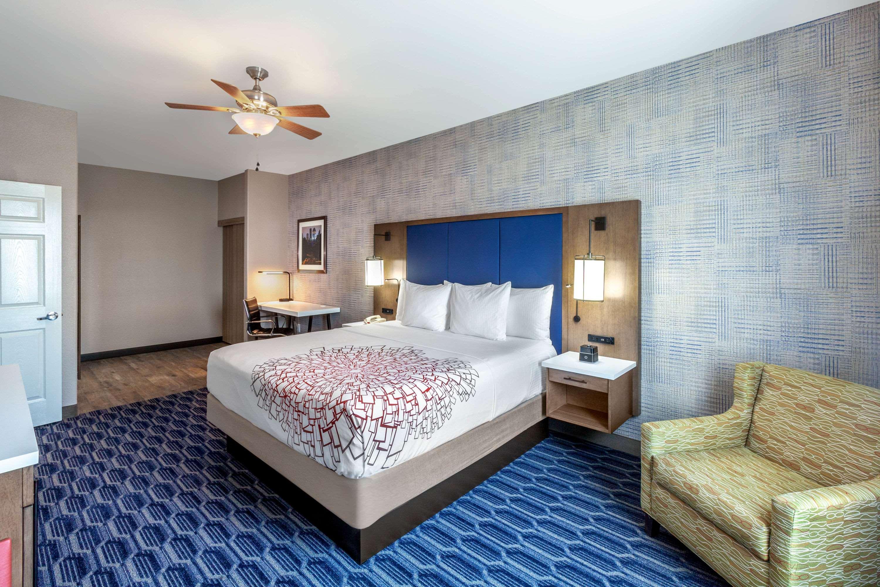La Quinta By Wyndham Channelview Hotel Cloverleaf
