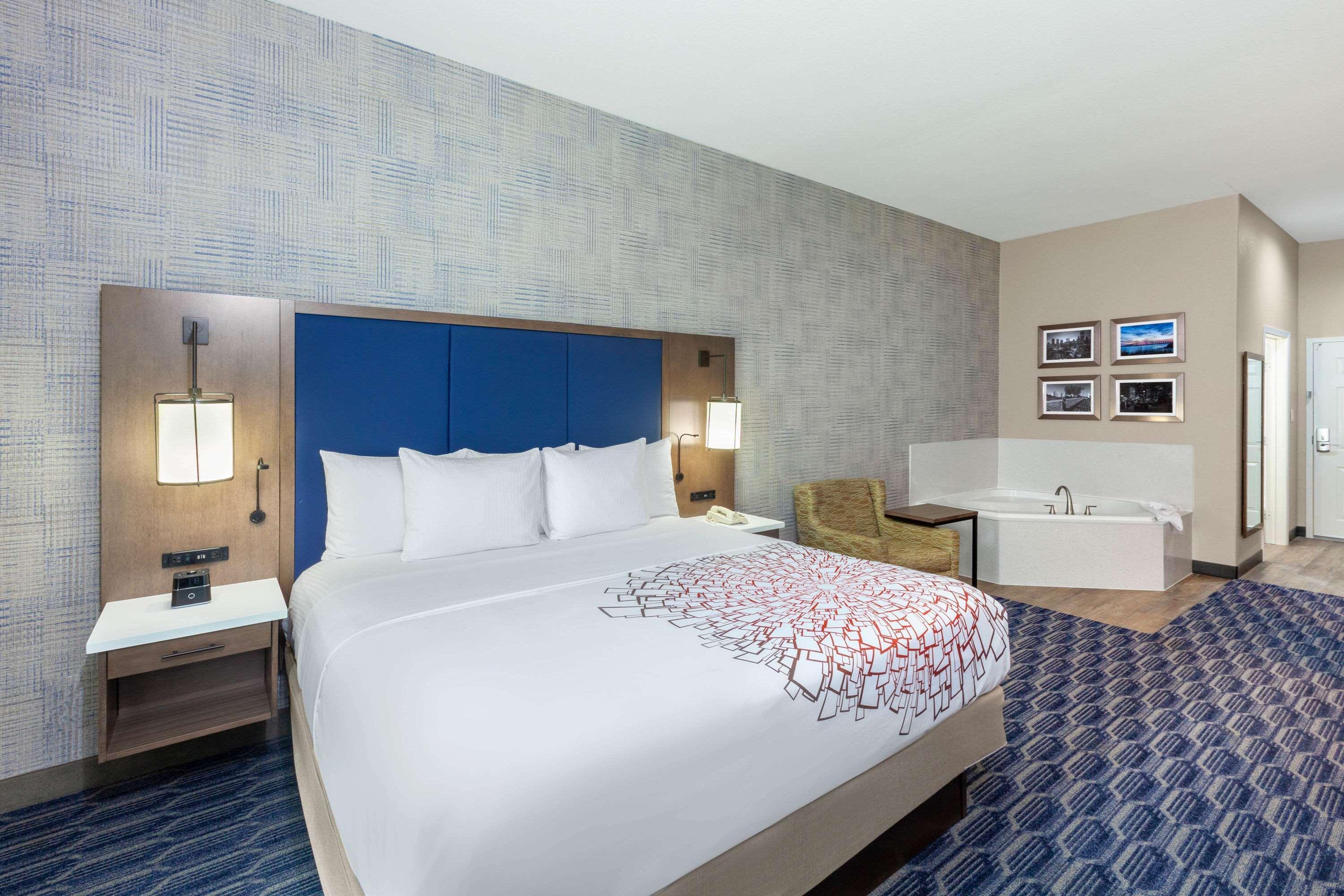 La Quinta By Wyndham Channelview Cloverleaf