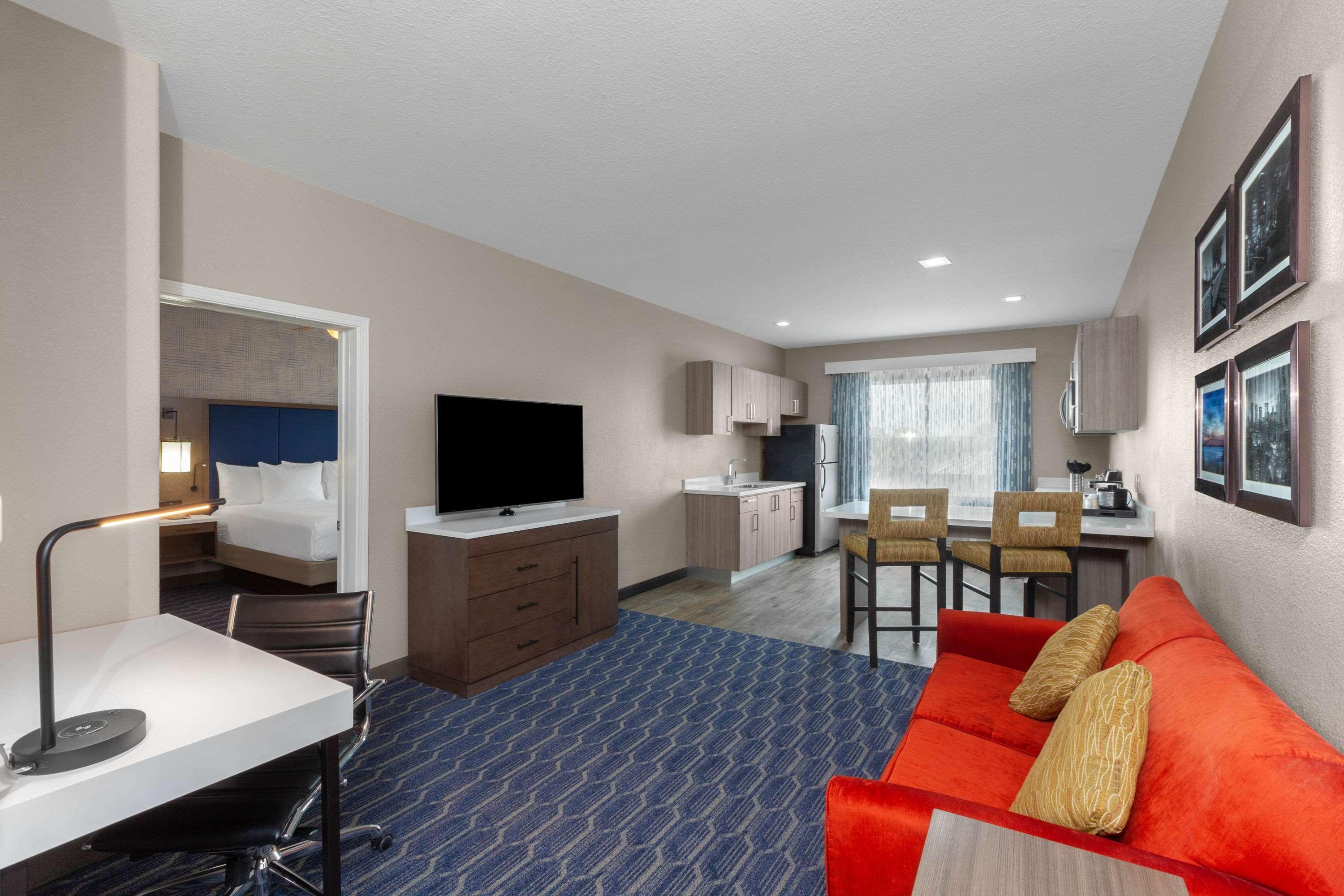 La Quinta By Wyndham Channelview Hotel Cloverleaf