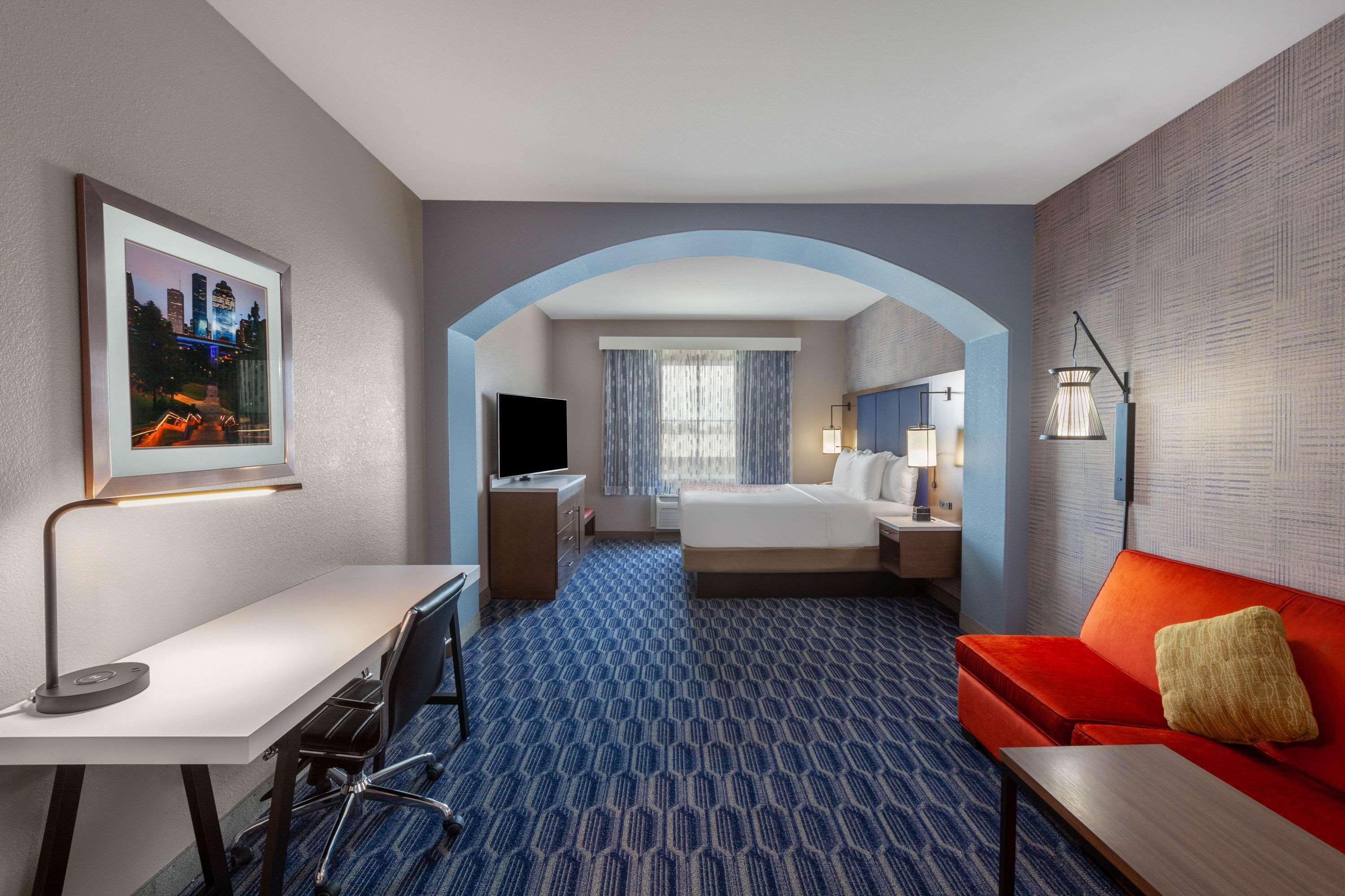 La Quinta By Wyndham Channelview Hotel 4*