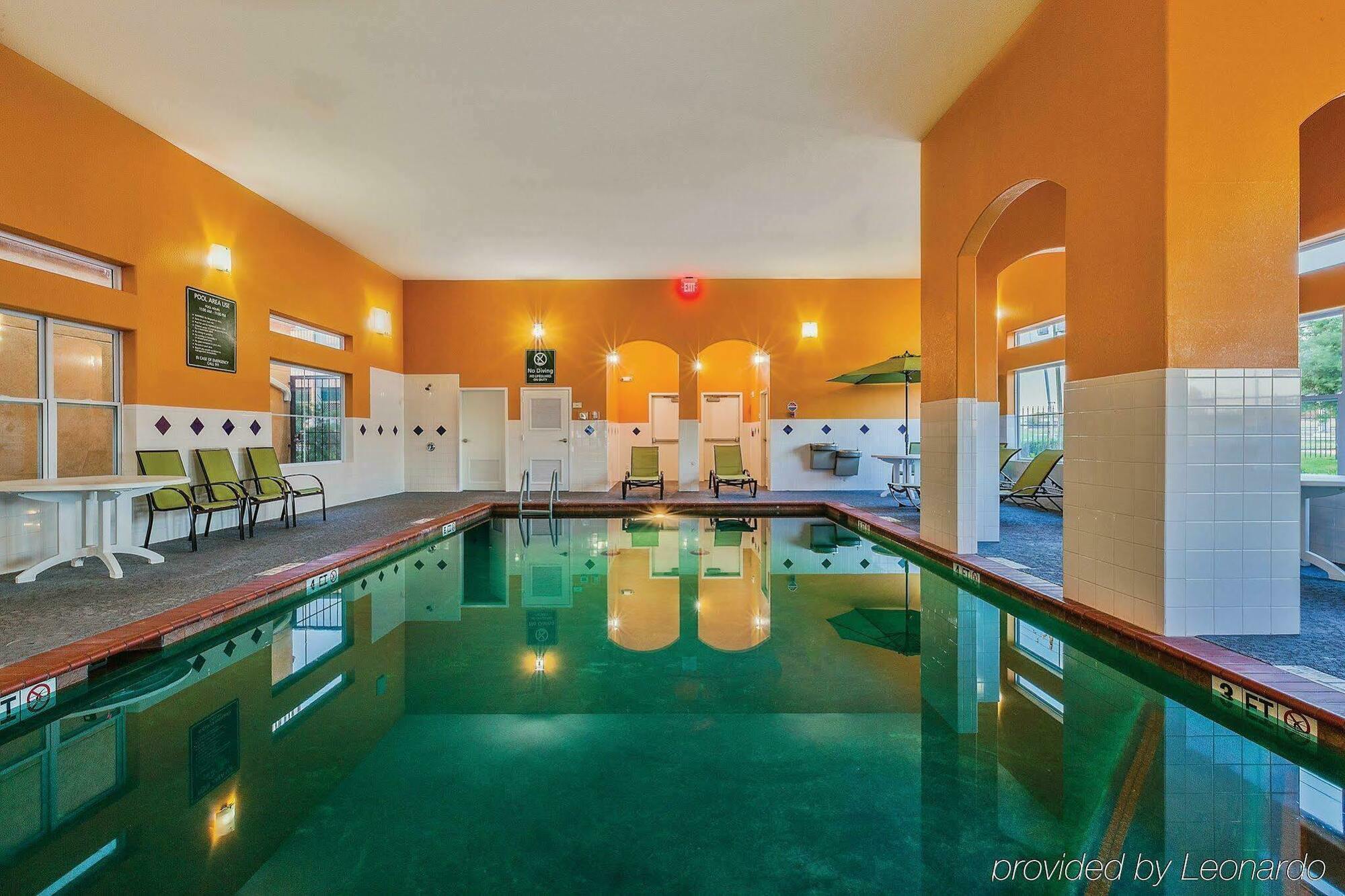 La Quinta By Wyndham Channelview Hotel